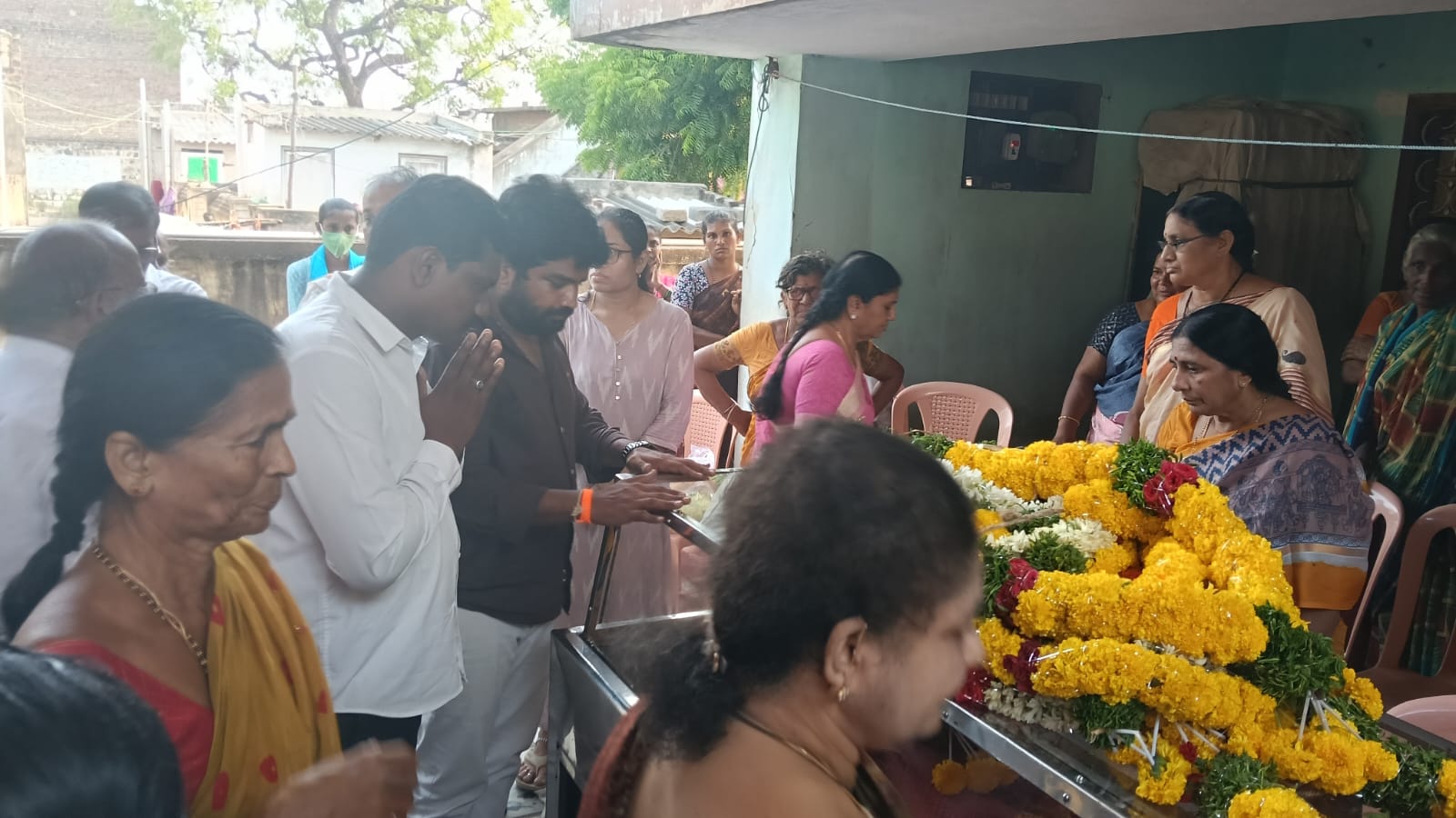 బాలినేని సుబ్బారెడ్డికి ఘన నివాళులు